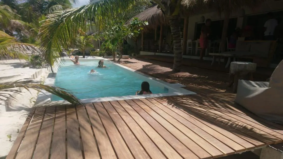 Almaplena Boutique Hotel 마아우알